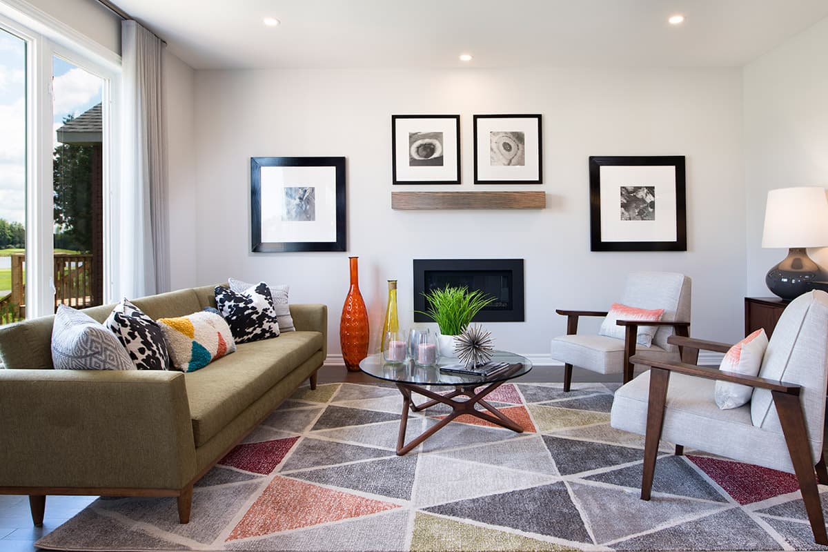 eQuinelle - Living Room with Fireplace 